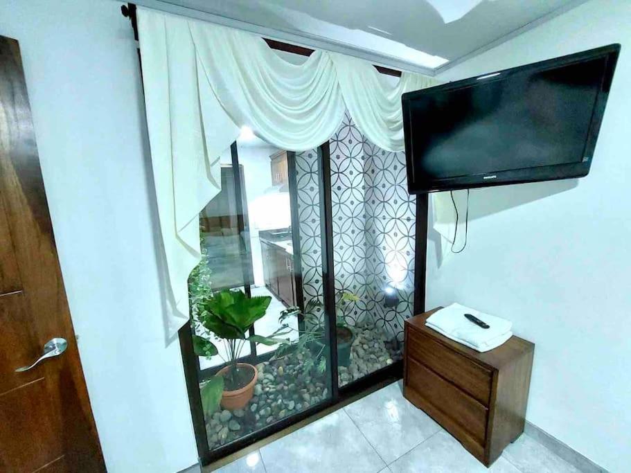 Airport Sjo Residence - Edward & Familia Inn Río Segundo 외부 사진