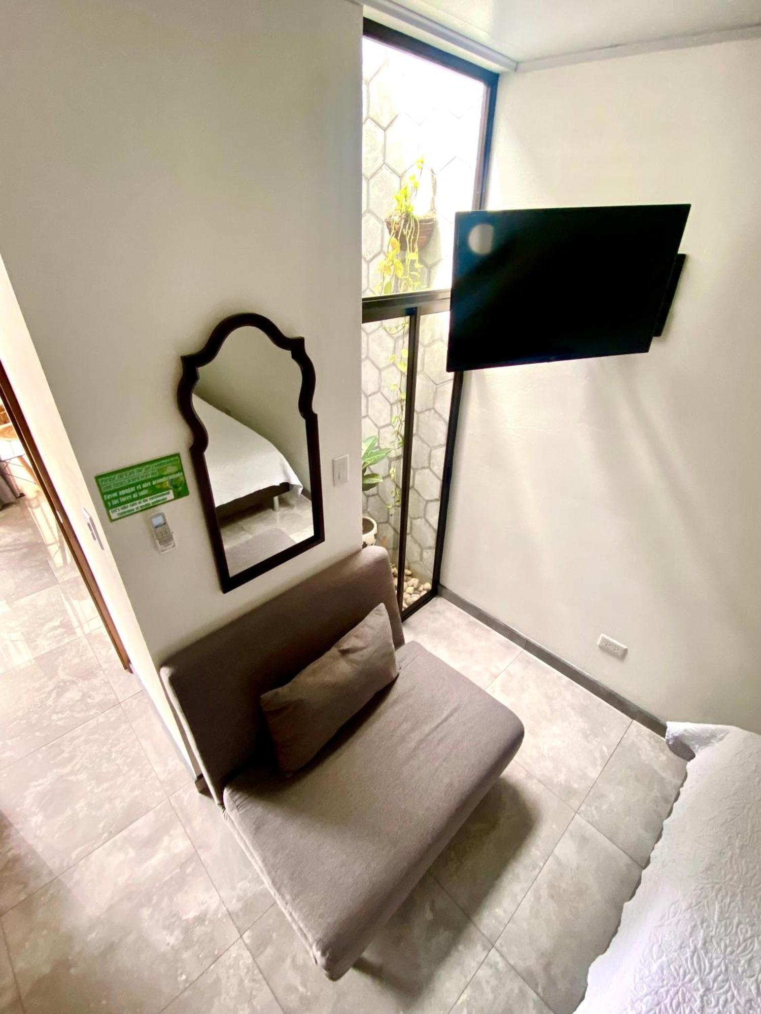 Airport Sjo Residence - Edward & Familia Inn Río Segundo 외부 사진