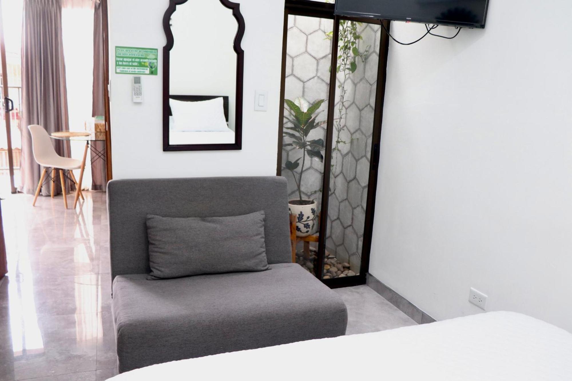 Airport Sjo Residence - Edward & Familia Inn Río Segundo 외부 사진